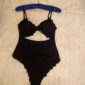 Black one price high waisted lower portion M- 8-10